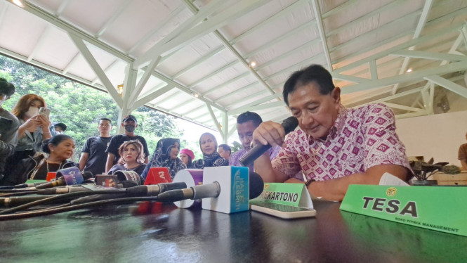 Intipseleb/Tiya Sukmawati