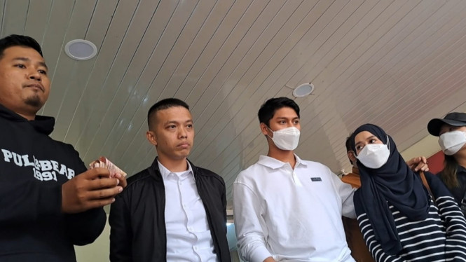 Intipseleb/Tiya Sukmawati