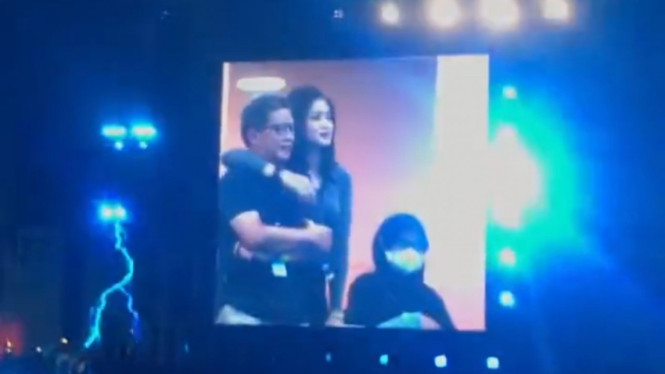 Twitter/aristoughteles