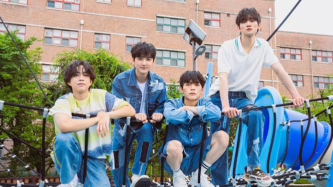 Twitter/bandlucy_mystic