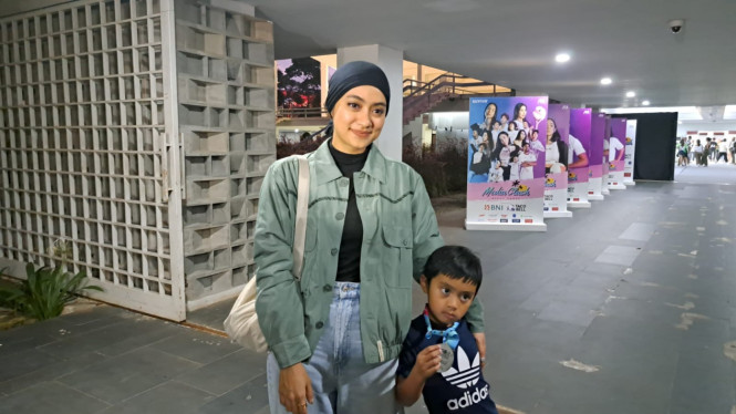 Intipseleb/Tiya Sukmawati