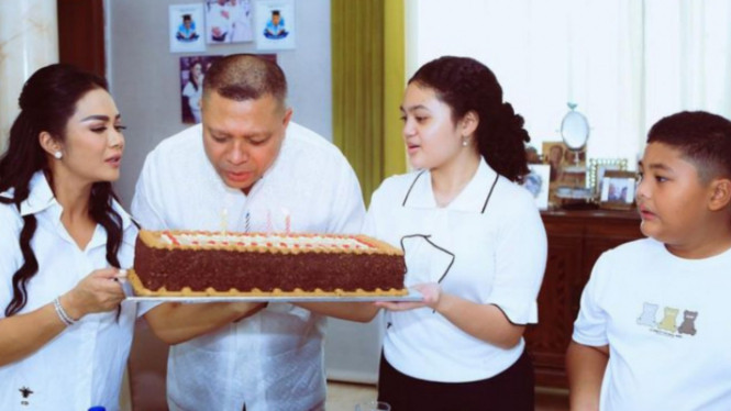 Instagram/@krisdayantilemos