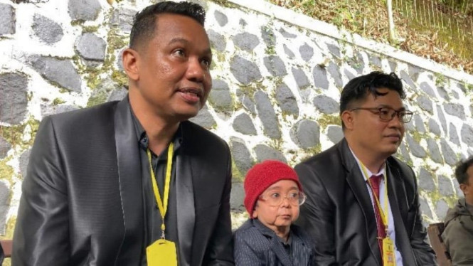 Intipseleb/Tiya Sukmawati