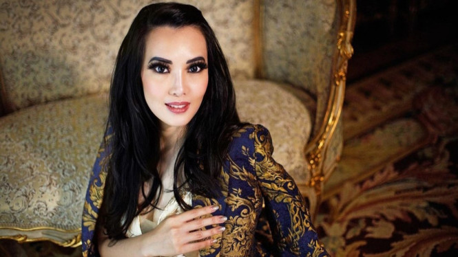 Instagram/@officialaureliasky