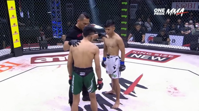 7 Potret Duel Panas Lalu Sofian Dengan Eka Darmawansyah Di One Pride Mma Fn 66 Solo 5396