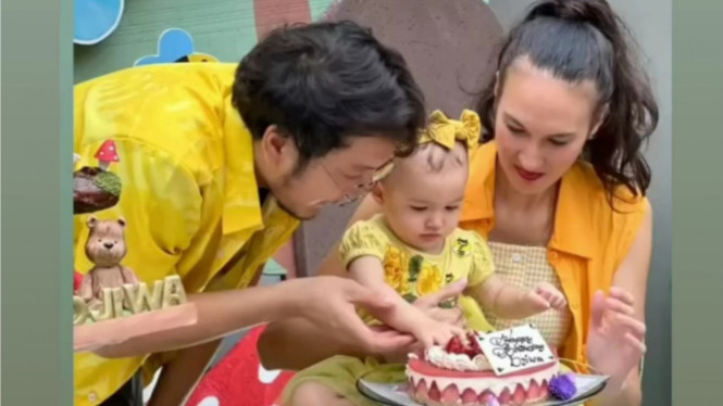 Instagram/@nadinelist