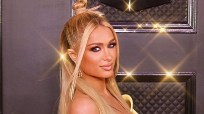 Instagram/@parishilton