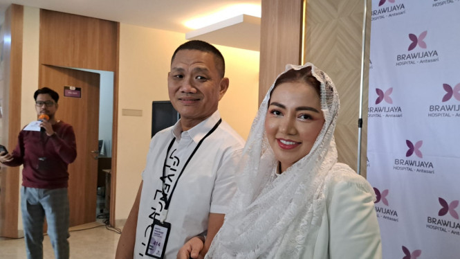 Intipseleb/Tiya Sukmawati