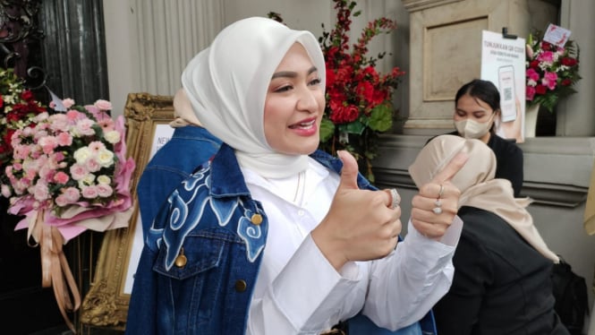 Cari Ridho Allah, Nathalie Holscher Putuskan Umrah Setelah Jadi Mualaf