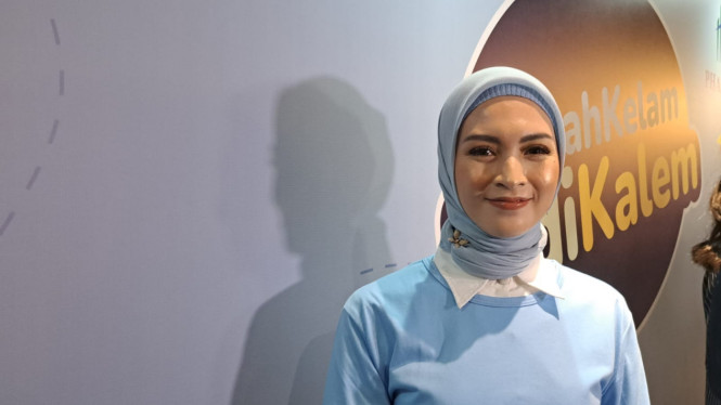 Intipseleb/Tiya Sukmawati