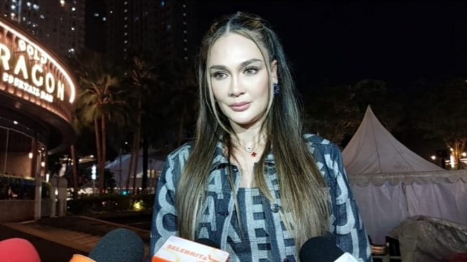 Intipseleb/Tiya Sukmawati