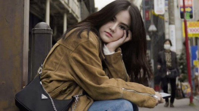 Instagram/anisarahim