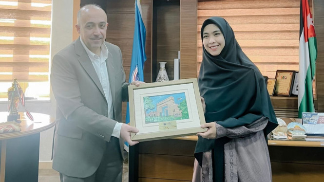 Instagram/ @okisetianadewi