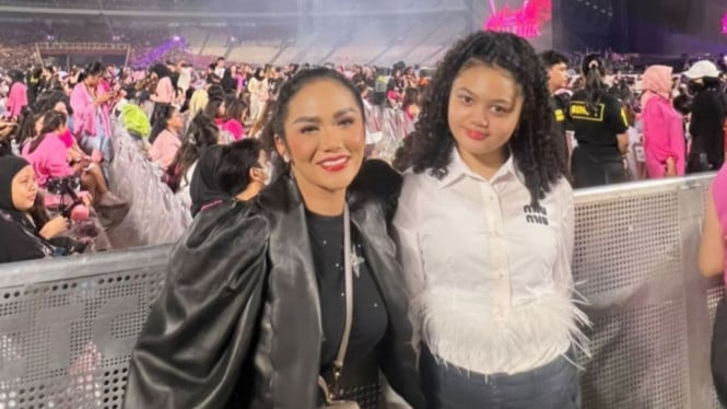 Instagram/krisdayantilemos