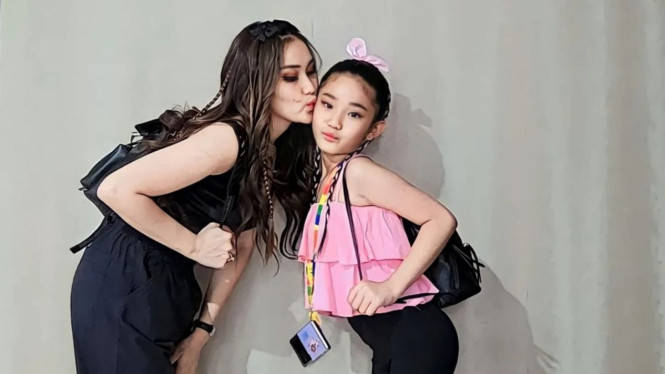 Instagram/ayutingting92