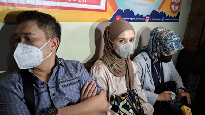 Intipseleb/Tiya Sukmawati