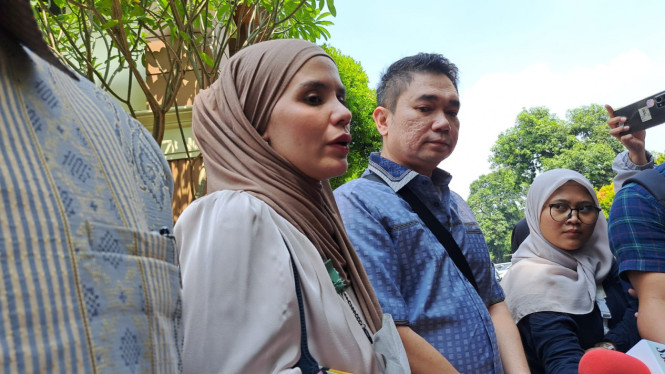 Intipseleb/Tiya Sukmawati