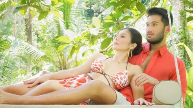 Instagram/doleytobing