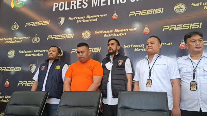 Intipseleb/Tiya Sukmawati