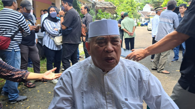 Intipseleb/Tiya Sukmawati