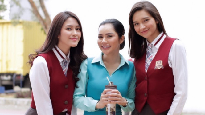 Instagram/ @demplon_devi