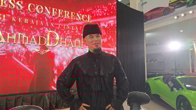 Intipseleb/Tiya Sukmawati