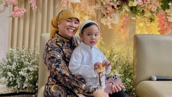 Instagram/@dewizuhriati