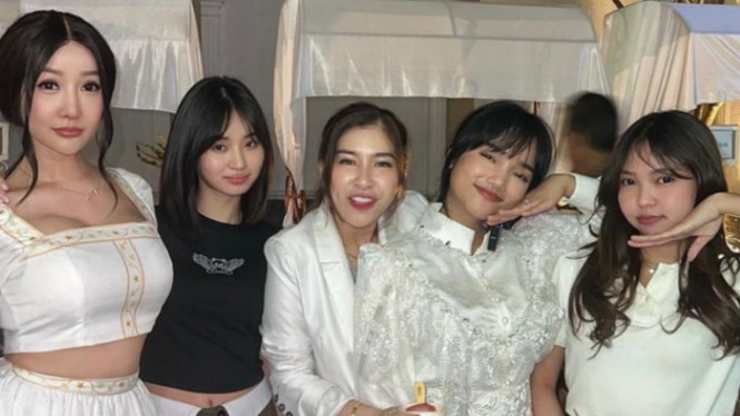 Instagram/@lucintaluna_manjalita