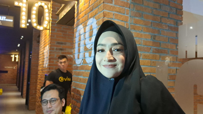Intipseleb/Tiya Sukmawati