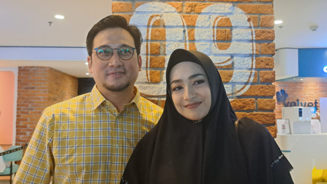 Intipseleb/Tiya Sukmawati