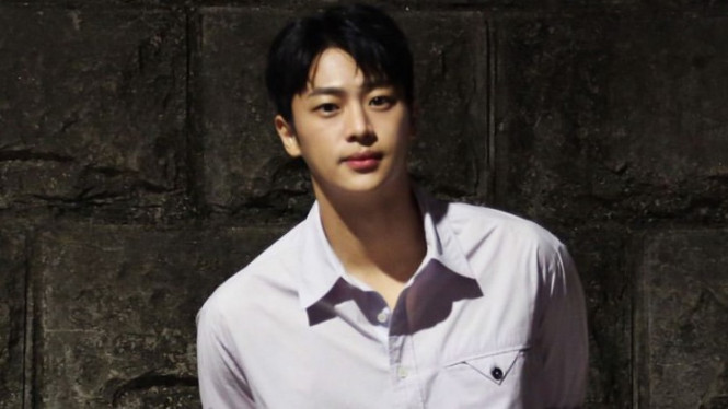 Instagram.com/leeshin_y