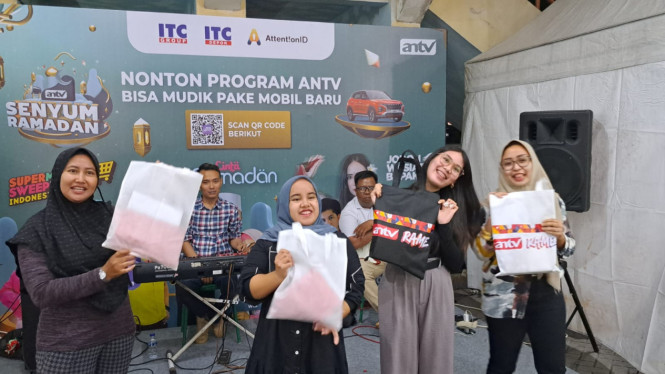 Intipseleb/Tiya Sukmawati