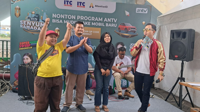 Intipseleb/Tiya Sukmawati