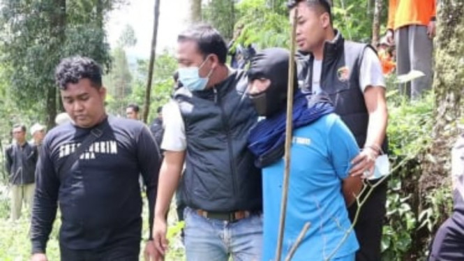 tvOne/Teguh Joko Sutrisno