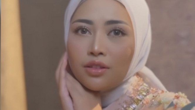 Instagram/rachelvennya