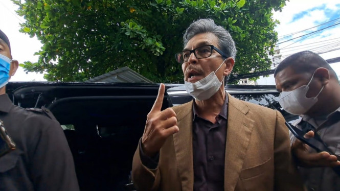 Intipseleb/Tiya Sukmawati