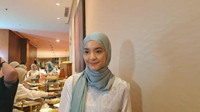 Intipseleb/Tiya Sukmawati