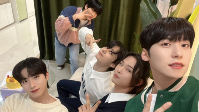 Twitter.com/official_oneus