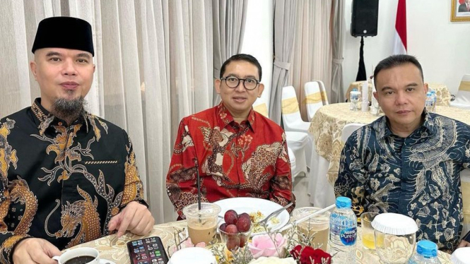 Potret Lebaran Ahmad Dhani, Nomor 5 Lengkap Dengan 7 Anaknya