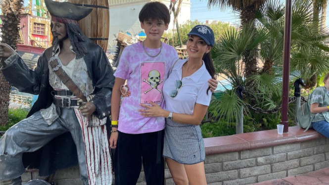 Instagram/farahquinnofficial