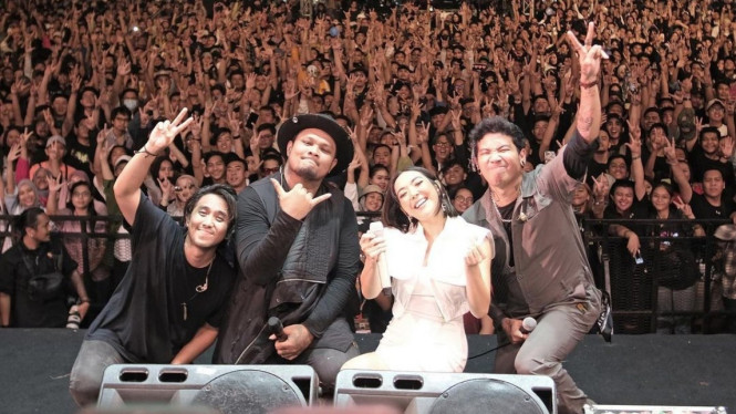 Instagram/mylastchild