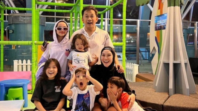 Zaskia Adya Mecca & Hanung Bramantyo