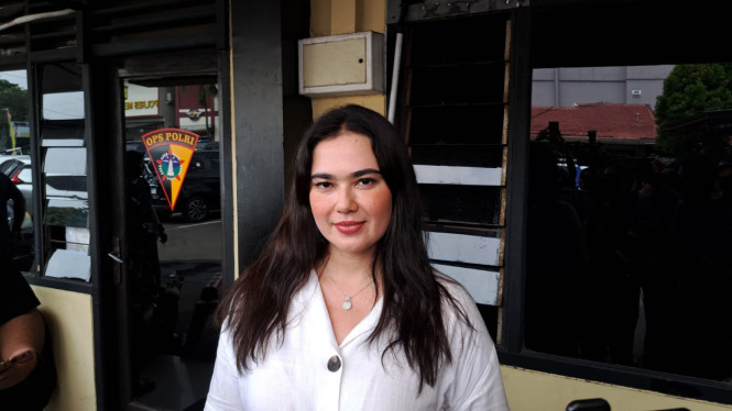 Intipseleb/Tiya Sukmawati