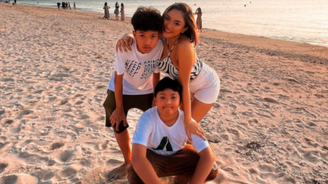 Instagram/ @lalamarionmj