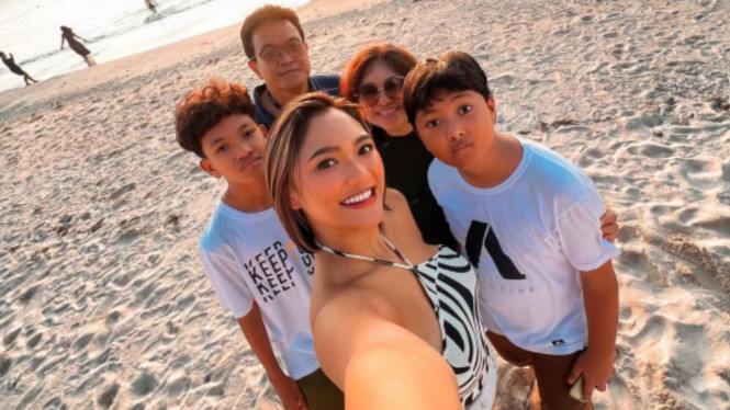 Instagram/ @lalamarionmj