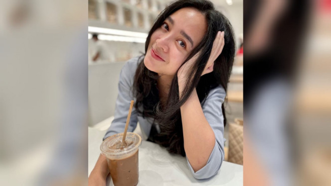 Instagram/dea_ananda