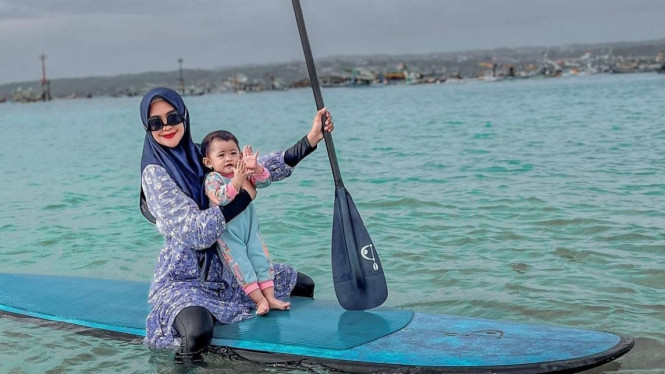 Instagram/@riaricis1795