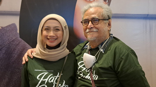 Intipseleb/Tiya Sukmawati