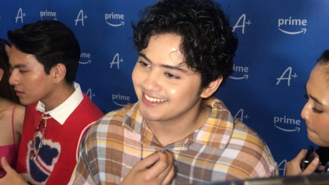 Intipseleb/Tiya Sukmawati