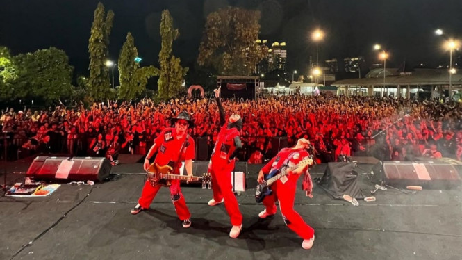 Instagram/ @kotakband_